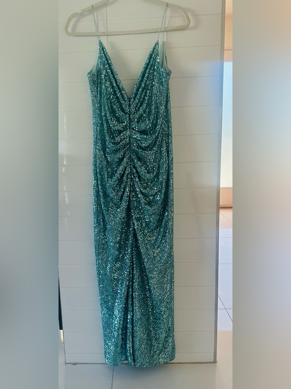 Monique Lhuillier Stunning Aqua Blue Sequin Ruched Midi Cocktail Gown - Picture 2 of 10